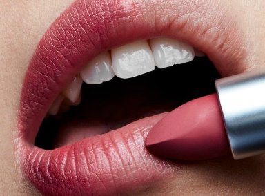 LABIAL MAC POWERKISS A LITTLE TAMED - 2