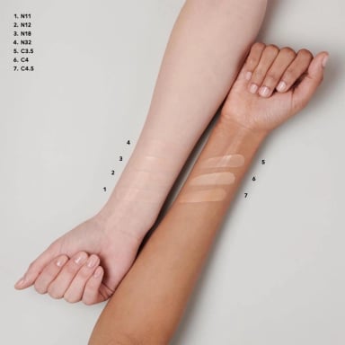 BASE MAC STUDIO RADIANCE SERUM-POWERED FOUNDATION - C4 30 ML - 4