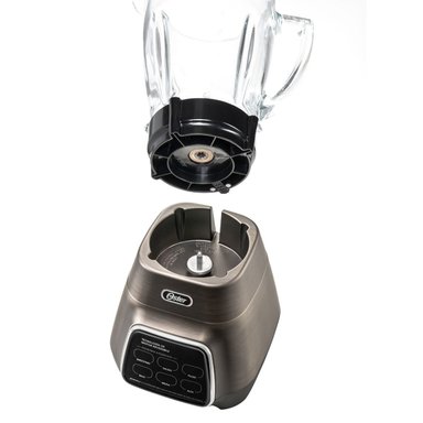 LICUADORA OSTER TACTIL CON PROGRAMAS AUTOMÁTICOS Y TECNOLOGÍA REVERSIBLE + VASO BLEND-N-GO BLSTPYG1312XBG - 2