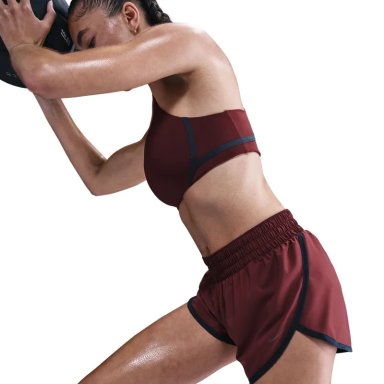SHORT CROSSFIT MUJER NIKE HJ1128-619 GUINDA - 3