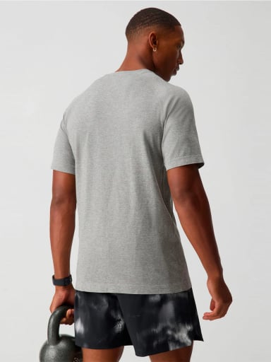 POLO DEPORTIVO HOMBRE FABLETICS GRIS THE TRAINING - 2