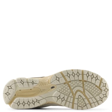 ZAPATILLAS URBANAS MUJER NEW BALANCE 2002R BEIGE - 5