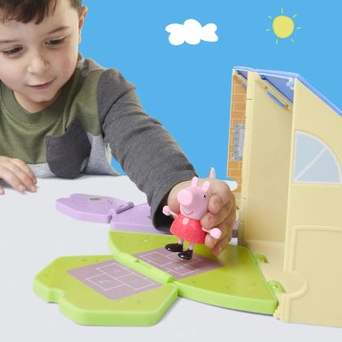 MUÑECA PEPPA PIG LA GUARDERÍA PORTÁTIL - 11