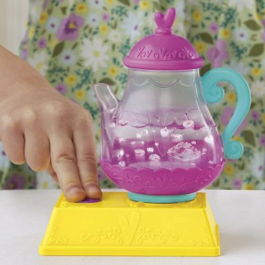 MUÑECA BABY ALIVE FIESTA DE TE BURBUJEANTE LALA GOOGOO - 5