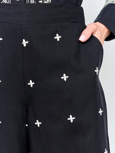 PANTALÓN REGULAR MUJER CACHAREL CRUZ - 4