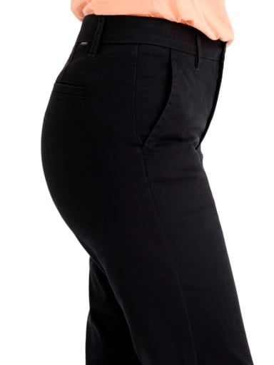 PANTALÓN ALGODÓN SLIM MUJER DOCKERS NEGRO WEEKEND CHINO - 4
