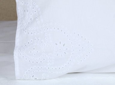 FUNDA DE ALMOHADA RIPLEY HOME MEDIDAS ESPACIALES ALGODÓN 70 X 50 CM BLANCO BRODERIE - 2
