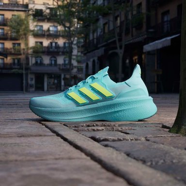 ZAPATILLAS MUJER RUNNING ULTRABOOST 5 - 6