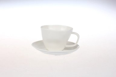 SET VAJILLA MAISON LINETT TAZA + PLATO CAFÉ IRREGULAR BLANCO ART PORCELANA 2 PIEZAS