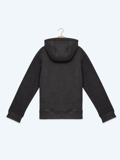POLERA FRANELA CON CAPUCHA NIÑO HARVEST - 2
