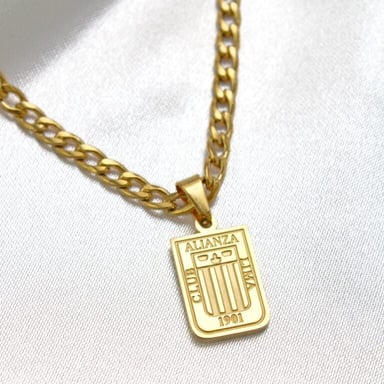 COLLAR CLEO JOYAS & ACCESORIOS ALIANZA LIMA ESCUDO DORADO - 2