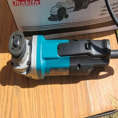 ESMERIL ANGULAR MAKITA 9564P 4 1/2' 1100W SECURITY SWITCH - 2