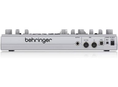 BEHRINGER SINTETIZADOR ANALÓGICO DE LÍNEA DE GRAVES TD-3-SR - EFECTOS DE DISTORSIÓN, SECUENCIADOR 16 PASOS. - 4