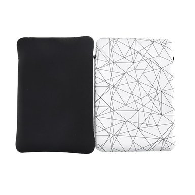 FUNDA TG EQUIPMENT LAPTOP REVERSIBLE HASTA 16” CON DISEÑO BLANCO NEGRO - 4