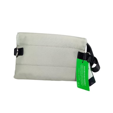 CANGURO CROSSBODY TOMMY HILFIGER CUADRADA CON HEBILLA VERDE - 2