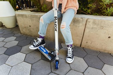 SCOOTER RAZOR A KICK FOR KIDS - LIGHTWEIGHT, FOLDABLE, ALUMINUM FRAME, AND ADJUSTABLE HANDLEBARS - 5