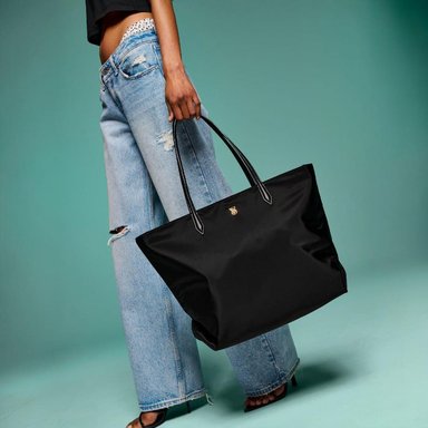 CARTERA TOTE VICTORIAS SECRET NEGRO - 2