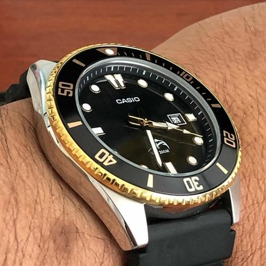 RELOJ CASIO HOMBRE ANÁLOGO MDV-106G-1AV DURO MARLIN FECHA ACUÁTICO CORREA DIAL NEGRO DORADO ACERO INOXIDABLE RESINA - 4