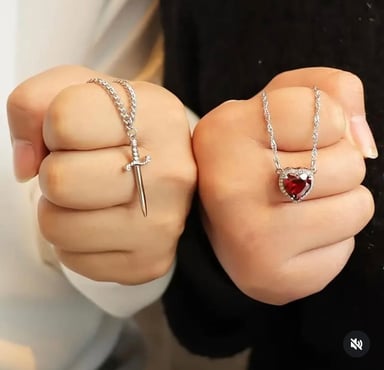 COLLAR DE PAREJA CORAZÓN Y ESPADA REGALO UNICO EXCLUSIVO - 5