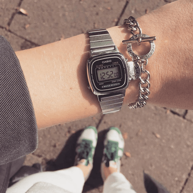 RELOJ CASIO MUJER DIGITAL 670WA 1A LA P VINTAGE RETRO PLATEADO - 3