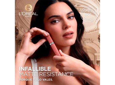 LABIAL LOREAL PARIS LIQUIDO MATTE INFALLIBLE: CRUSH ALERT TONO 645 - 4