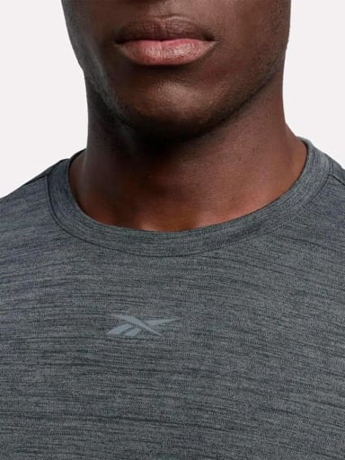 POLERA DEPORTIVA HOMBRE REEBOK ID TRAIN MELANGE TECH TEE - 8