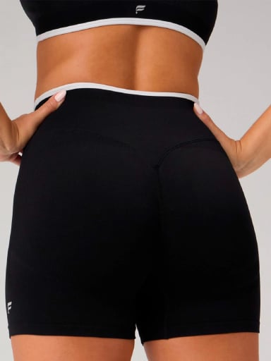 SHORT MUJER FABLETICS NEGRO SEAMLESS SCRUNCH - 1