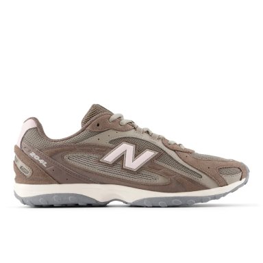 ZAPATILLAS URBANAS MUJER NEW BALANCE 204L MARRÓN - 1