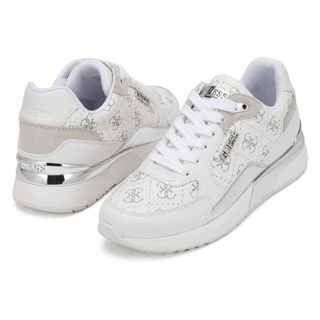 ZAPATILLAS GUESS MUJER MOXEA BLANCO LOGO MONOGRAMA QUATTRO G CON DETALLES METÁLICOS