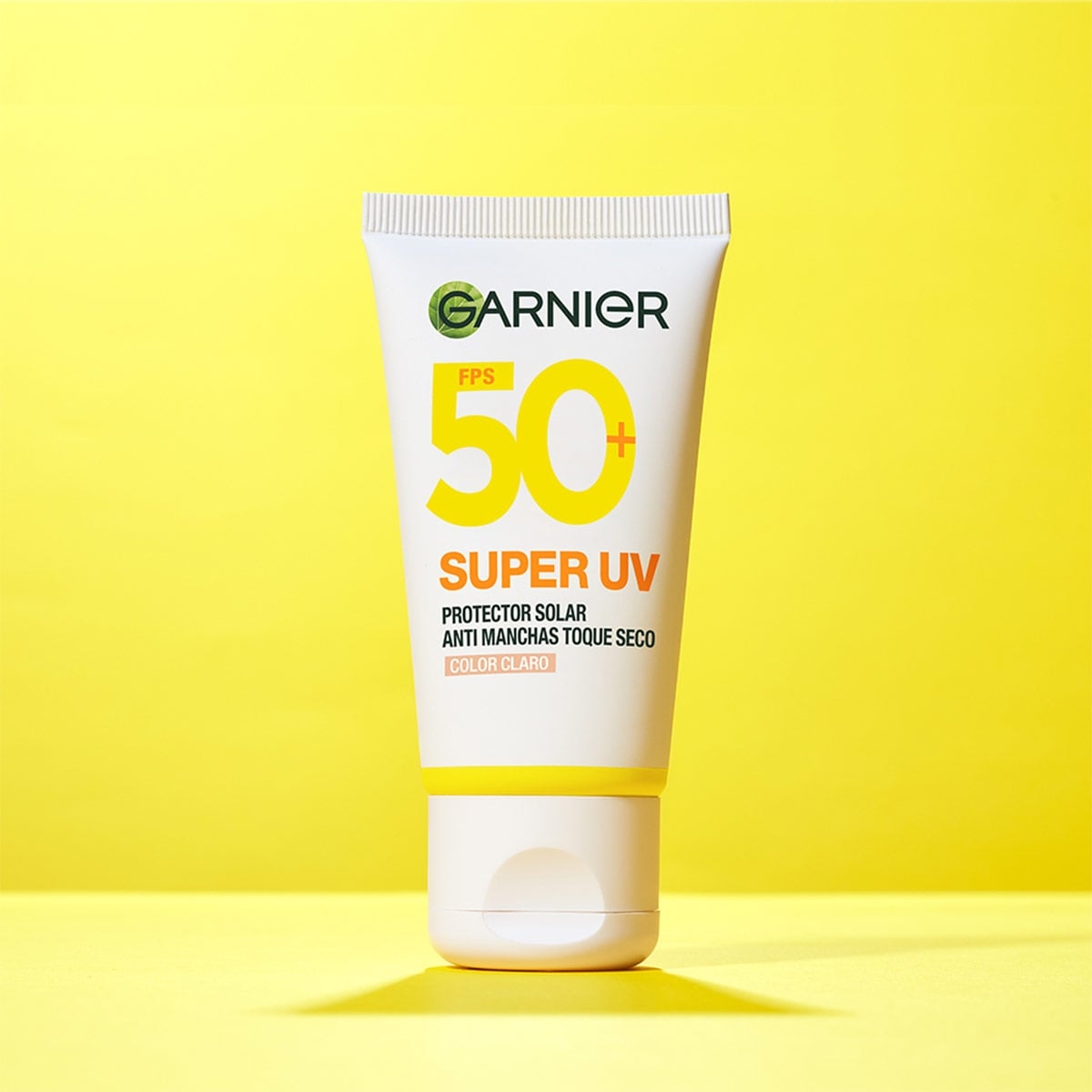 PROTECTOR SOLAR FACIAL GARNIER SUPER UV TOQUE SECO COLOR SPF 50 40ML